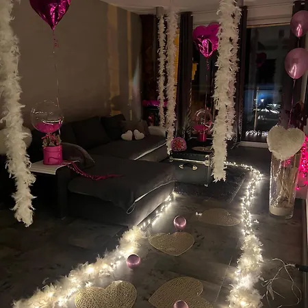 Exclusive Z Jacuzzi W Ksztalcie Serca , Krainaalicji Lägenhet