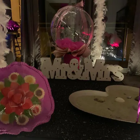 Exclusive Love Suite Z Jacuzzi W Ksztalcie Serca , Krainaalicji Elk Apartment Ełk