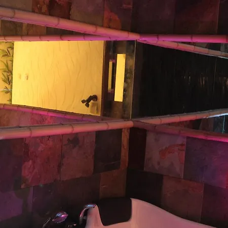 Lägenhet Exclusive Z Jacuzzi W Ksztalcie Serca , Krainaalicji