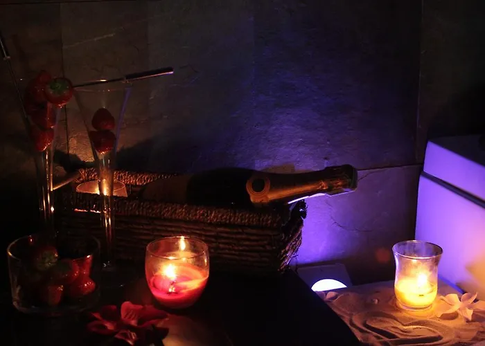 Exclusive Love Suite Z Jacuzzi W Ksztalcie Serca , Krainaalicji Elk *