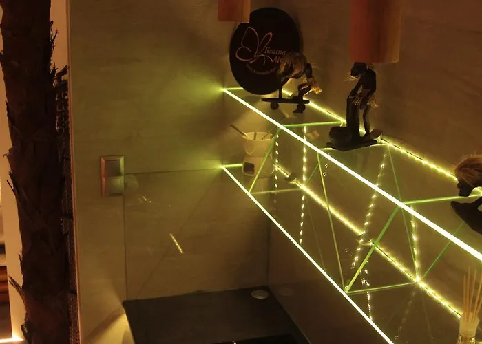 Exclusive Love Suite Z Jacuzzi W Ksztalcie Serca , Krainaalicji Elk Элк